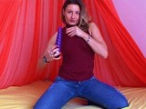 Vidéo porno mobile : The striptease of Jody in front of the webcam